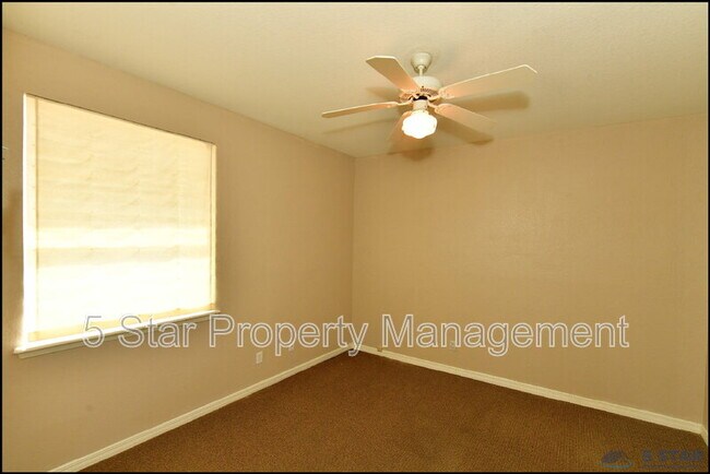 Building Photo - 6598 Eagle Ridge Dr