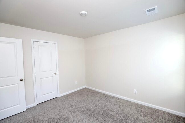 Building Photo - 463 N High Duck Trail