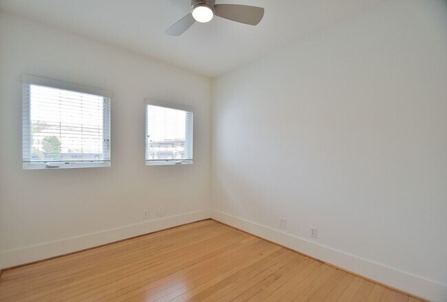 Building Photo - 1732