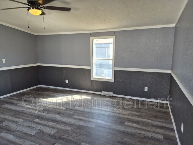 Building Photo - 4511 Dirt Rd