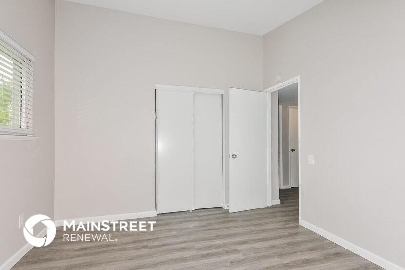 Building Photo - 1545 Swan Dr