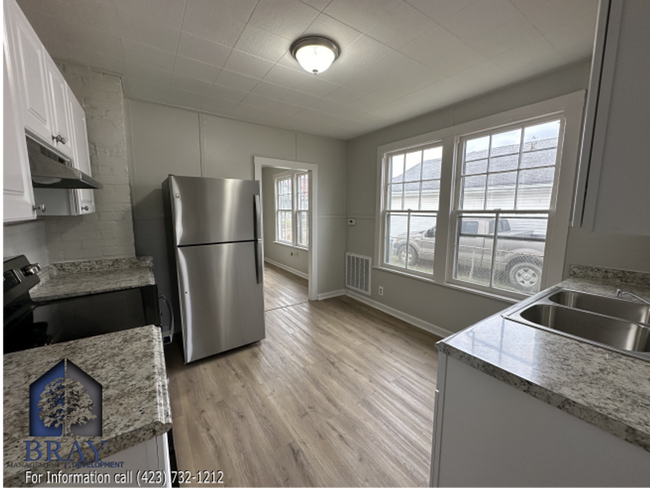 Building Photo - Fully Renovated 2 Bedroom Home in the Heart of Kingsport