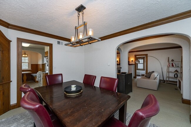 Building Photo - 3 Bed, 1.5 Bath Home for Rent – Historic S...