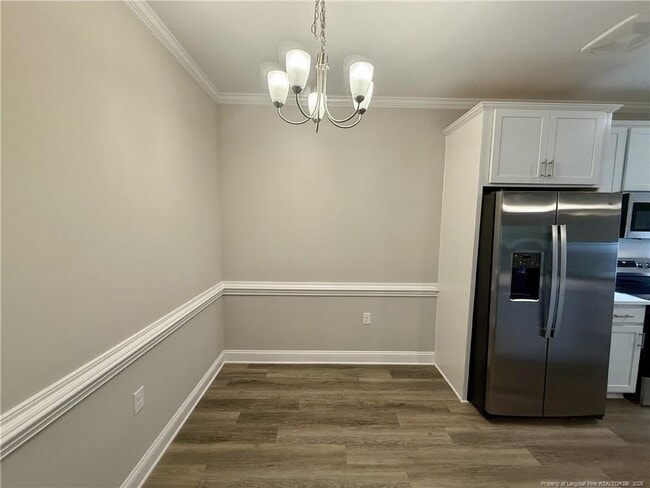 Building Photo - 188 Gallery Dr