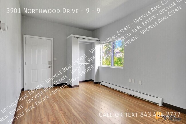 Building Photo - 3901 Northwood Dr