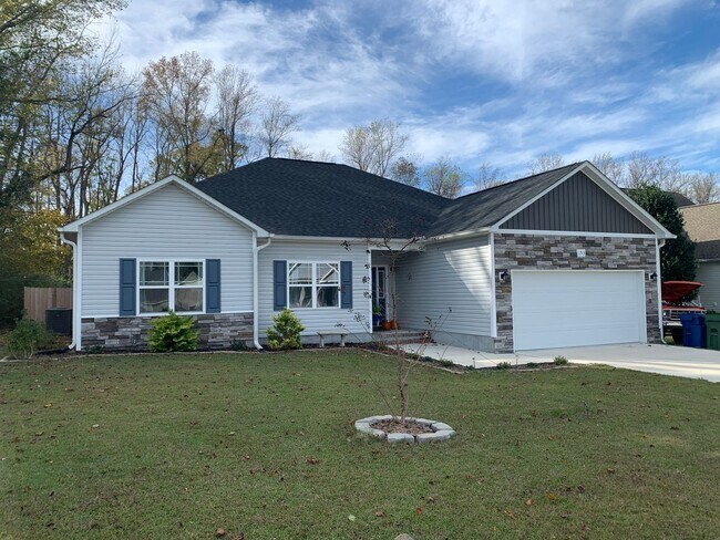 Building Photo - 153 Backfield Pl