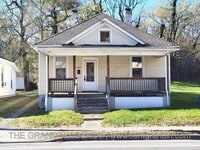 Building Photo - 1019 13th St SE