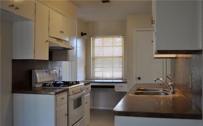 Building Photo - 1810 Teton Dr