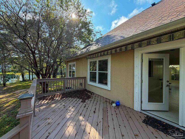 Building Photo - 1490 Chalet Pl