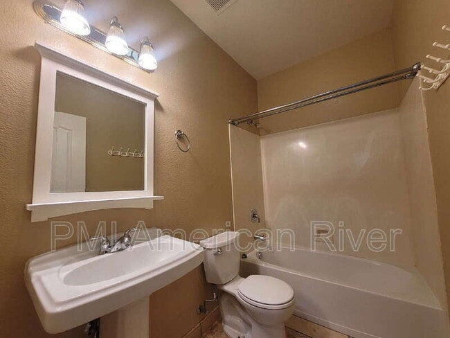 Building Photo - 10920 Bellone Way