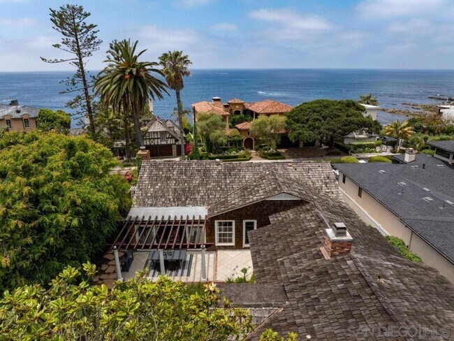 Building Photo - 5839 Camino De La Costa