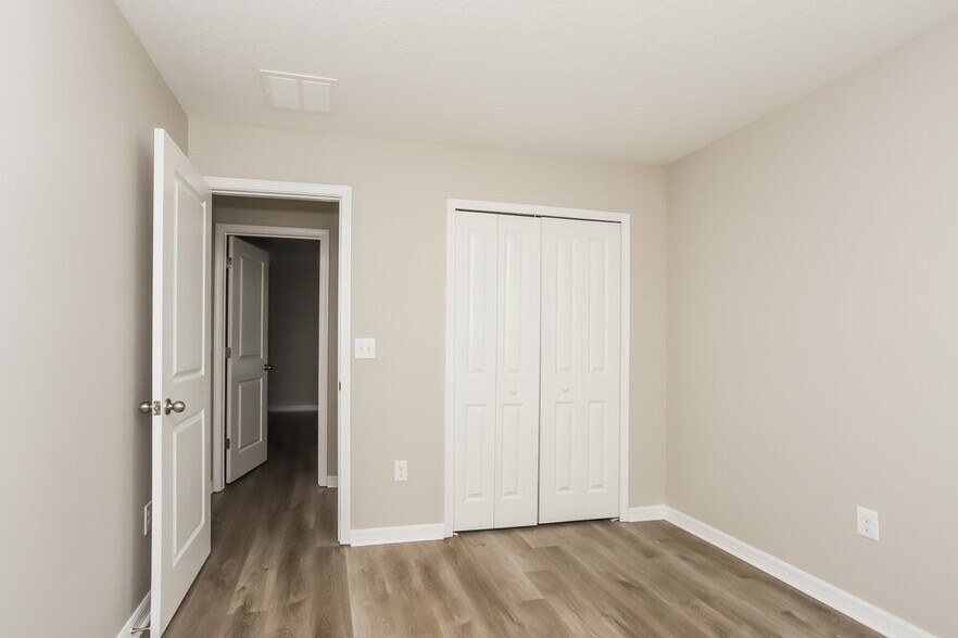 Building Photo - 15419 Dark Star Ln