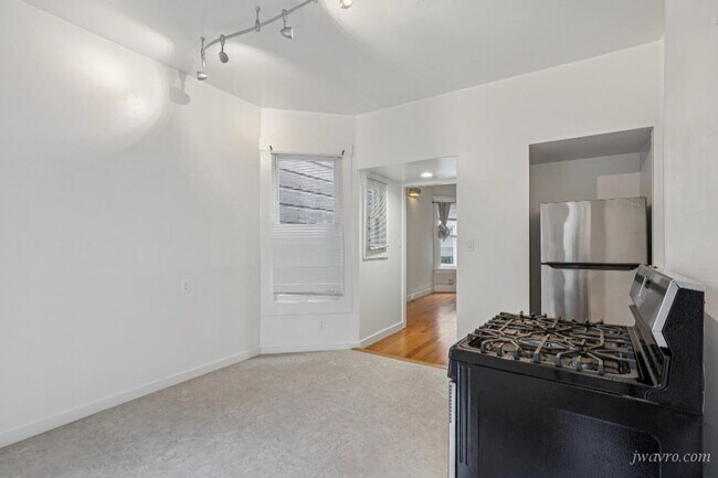 Primary Photo - 3945 18th St