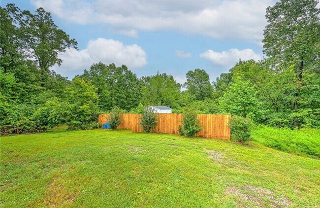 Building Photo - 1 Yarty Ln