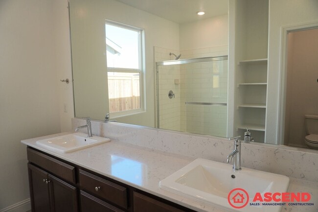 Building Photo - Gorgeous New Build off of Calloway and 7th...