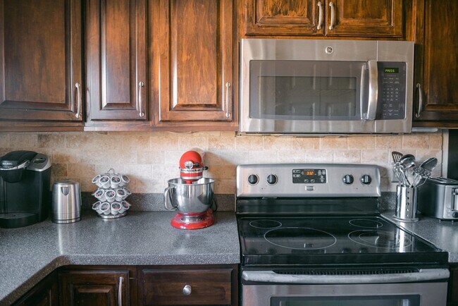 Building Photo - 217 Clearview Pkwy