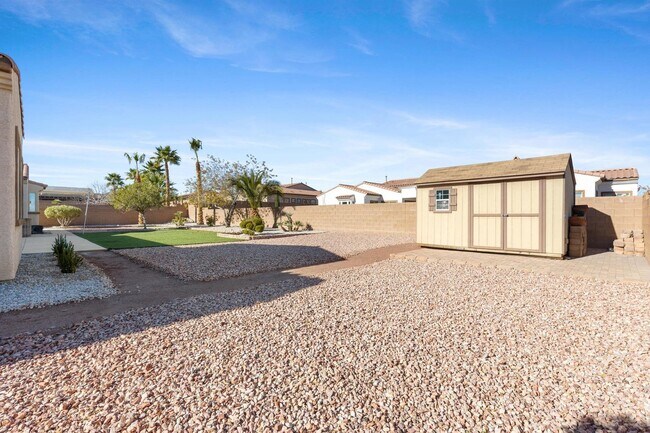 Building Photo - Canyon Falls Single-Story: Chef’s Kitchen, Office + Built-In BBQ Yard (3-Car)