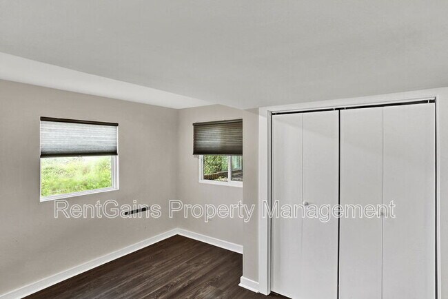 Building Photo - 5084 Atlantic View