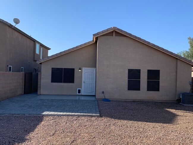 Building Photo - 42428 W Michaels Dr