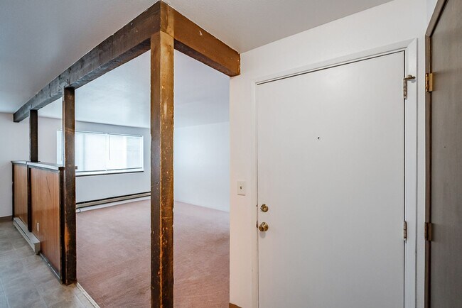 Building Photo - 415-01 Krasilovsky