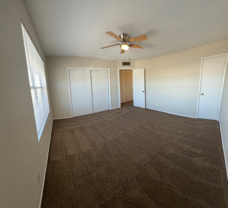 Building Photo - 121 E 14th Pl