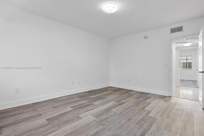 Building Photo - 9745 Bay Harbor Terrace