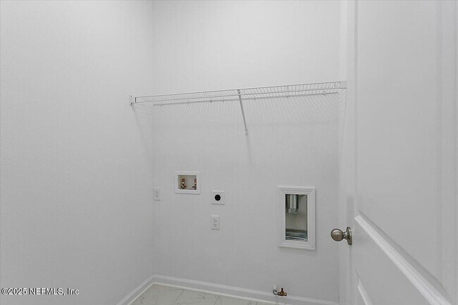 Building Photo - 107 Crew Ct