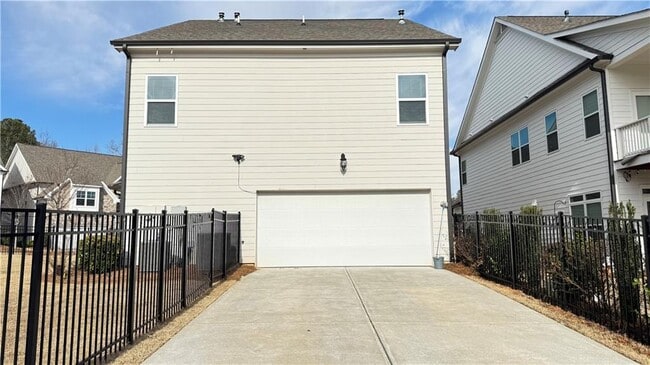 Building Photo - 750 Fieldcrest Park Ln