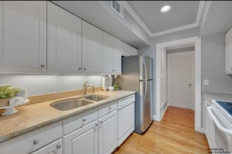 Building Photo - 510 Shorely Dr