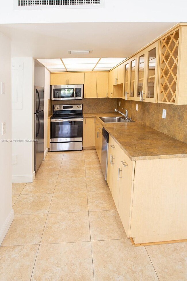 Building Photo - 14378 SW 96th Terrace