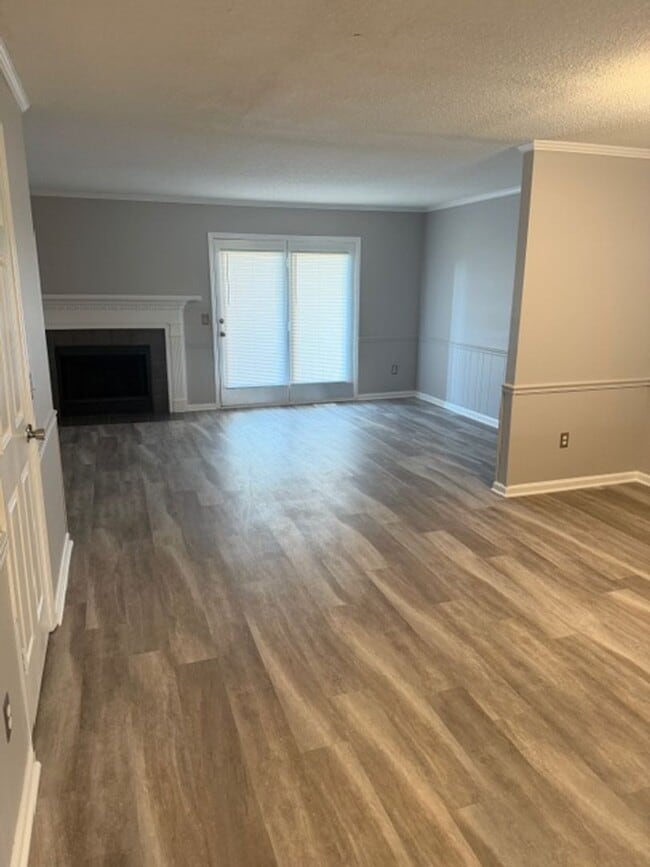 Building Photo - 2BR/2.5BA Condo w/ Community Pool in Simsponville!