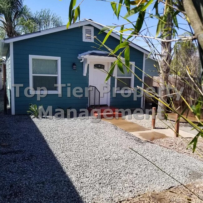 Primary Photo - ***Charming 1 Bed / 1 Bath Cottage in Sout...