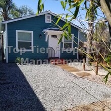 Building Photo - ***Charming 1 Bed / 1 Bath Cottage in Sout...