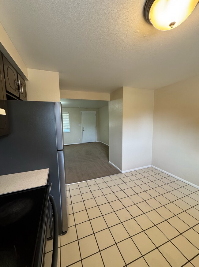 Building Photo - South 520 Fourplex