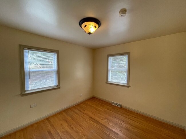 Building Photo - Three Bedroom House Available Near Downtown and Rt 250