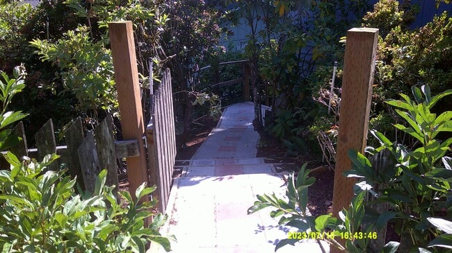 Building Photo - Charming Single Family Home -400 N 9th Phi...