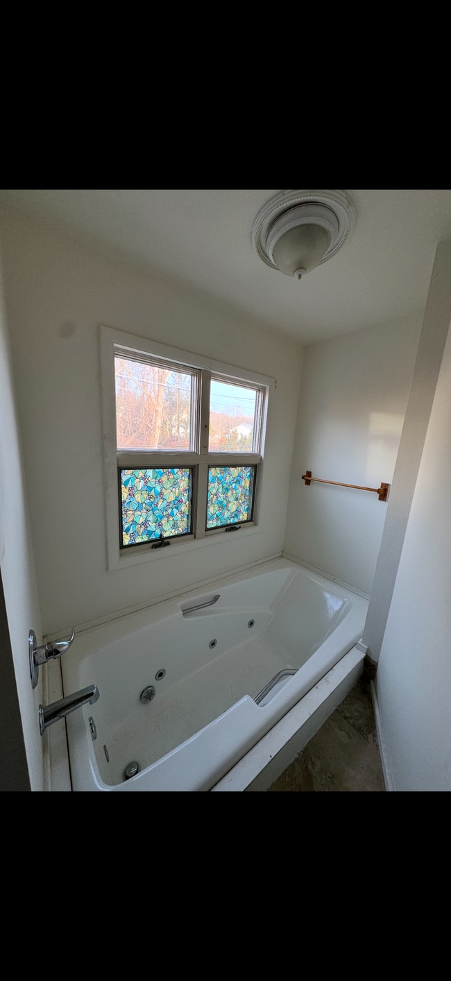 Building Photo - 477 Bodnick St