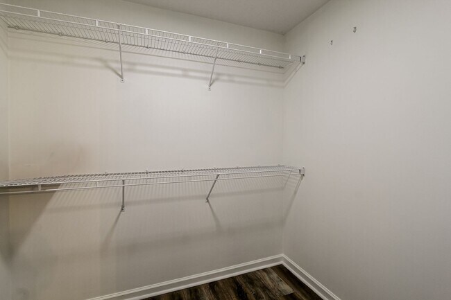 Building Photo - 95 Oakwood Dr