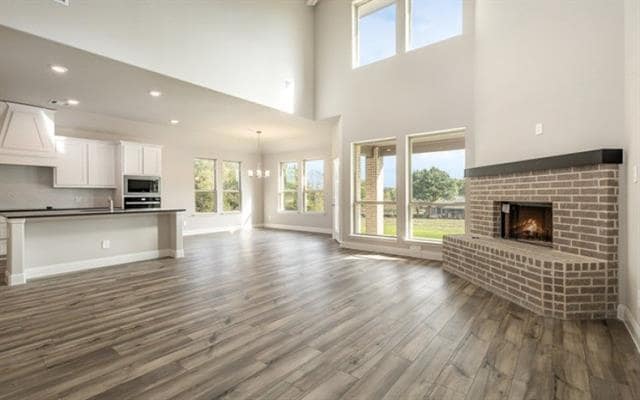 Building Photo - 750 Serenity Ln