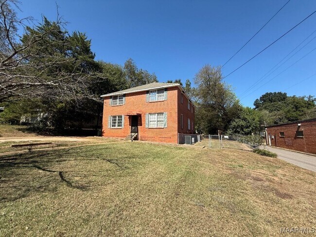 Building Photo - 3017 McQueen St