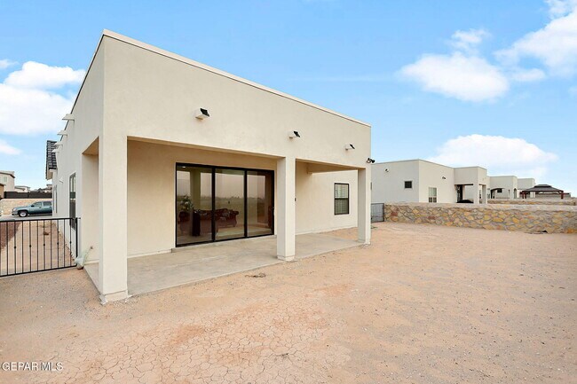 Building Photo - 309 Playa Vis St