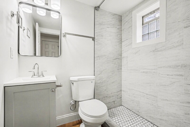 Building Photo - 3337 Reading Rd