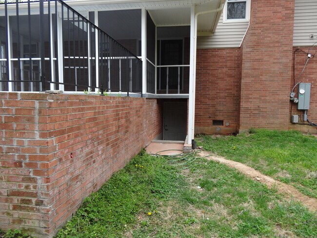 Building Photo - 5773 Gumtree Rd