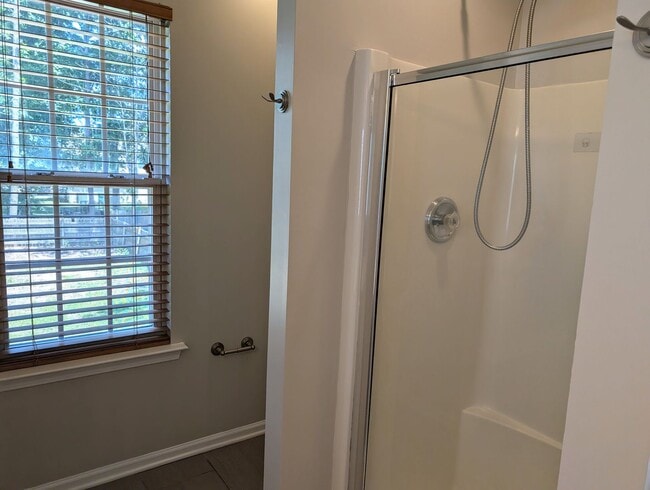 Building Photo - 9935 Redbud Tree Ct