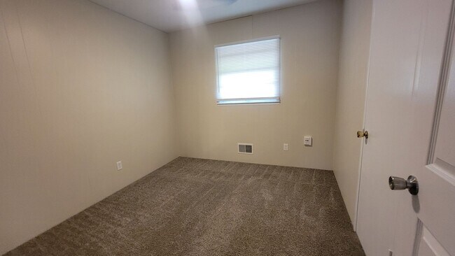 Building Photo - 6101 Shadow Run Rd