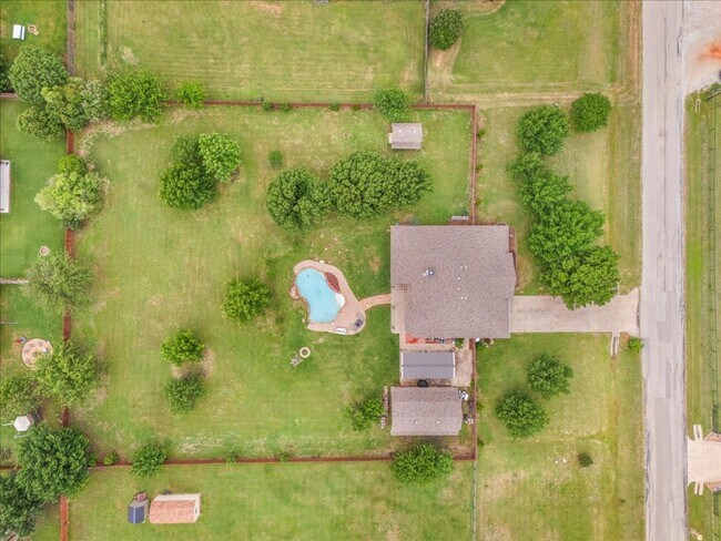 Building Photo - Luxury Lease on 1+ Acre with Saltwater Pool & Workshop in Ponder ISD!