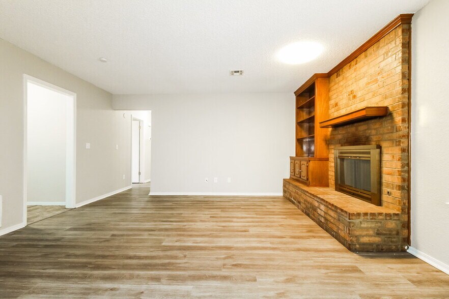 Building Photo - 2717 Paxton Pl