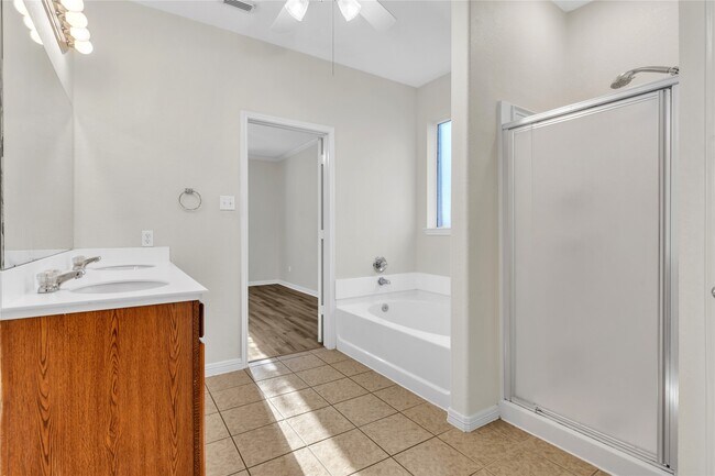 Building Photo - 415 Abbey Ln