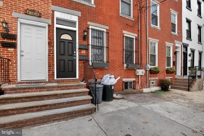 Building Photo - 1708 Catharine St