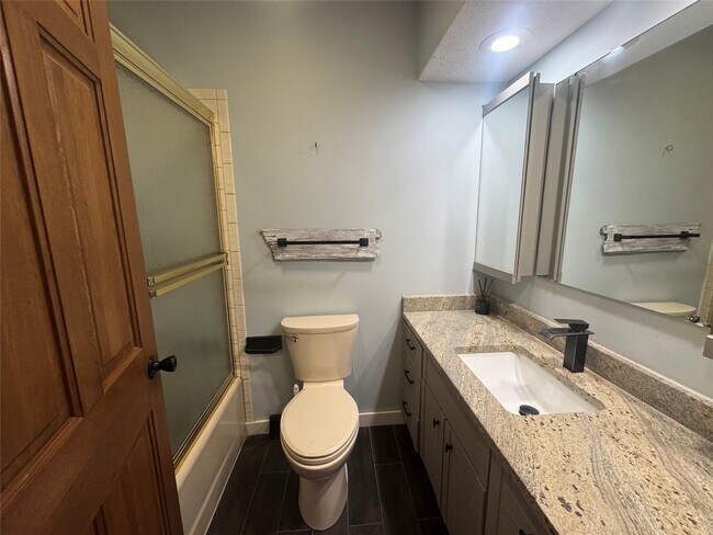 Building Photo - 41 Kenilworth Rd